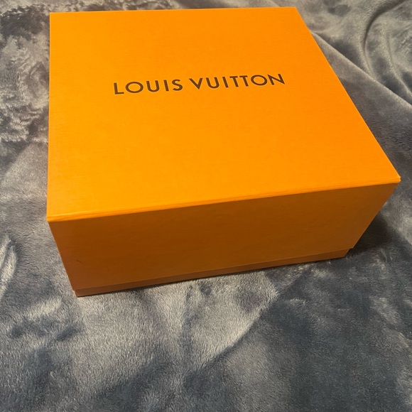 LOUIS VUITTON Monogram Noé Purse. - Picture 2 of 6